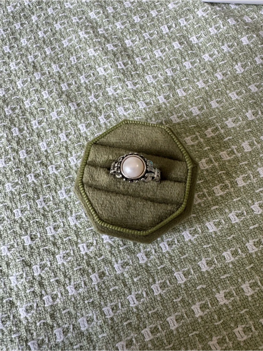 Vintage-Inspired White Mother-of-Pearl Sterling Ring